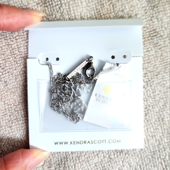 Kendra Scott Kiri Necklace in Rose Quartz in Rhodium Plate Silver NWT - Picture 3 of 3